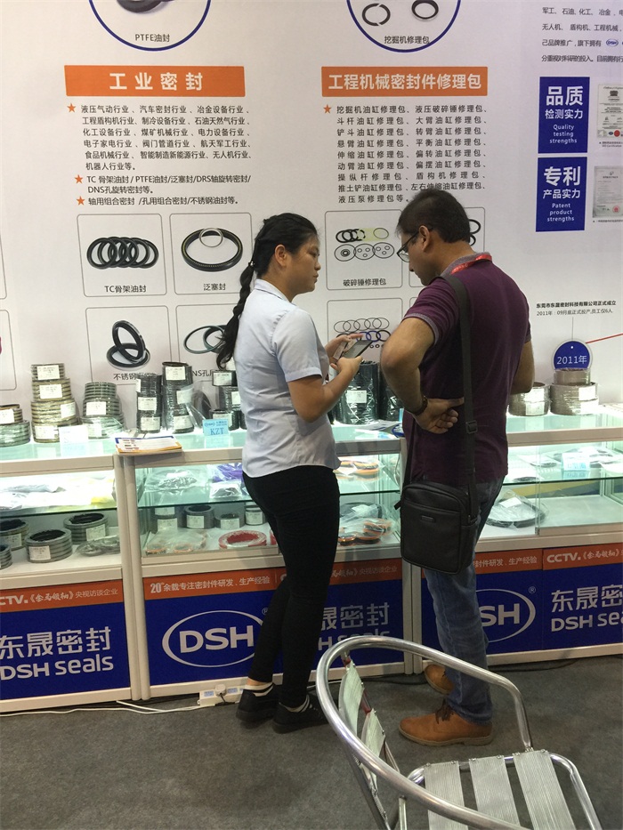 當(dāng)然，也有不少的國(guó)外客戶啦！